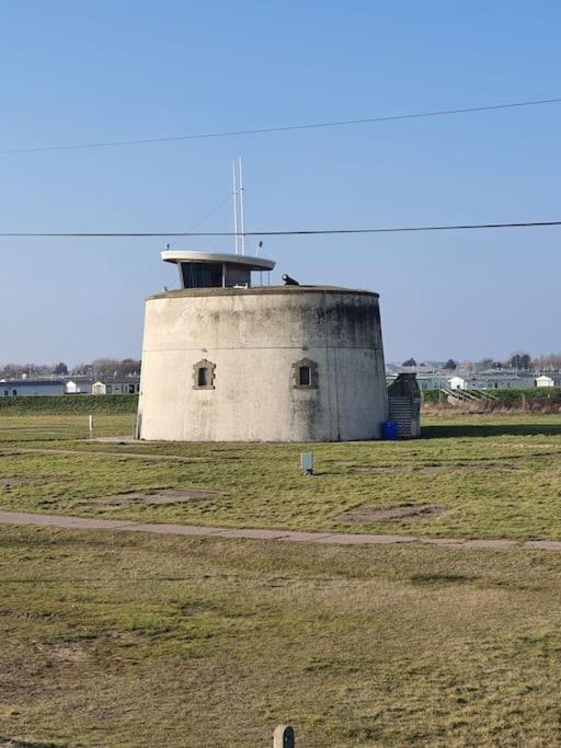 Awave From It All - Escape The City Life Jaywick Sands Exterior photo