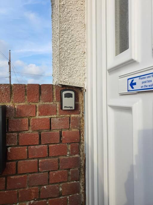 Awave From It All - Escape The City Life Jaywick Sands Exterior photo